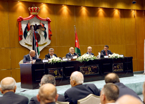 HRH Prince Hassan chairs a meeting to announce a book in which the Arab Thought Forum compiled a series of discussions of His Majesty King Abdullah’s discussion papers (Photo courtesy of Arab Thought Forum)